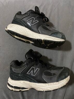 New Balance Black & White Running Sneakers